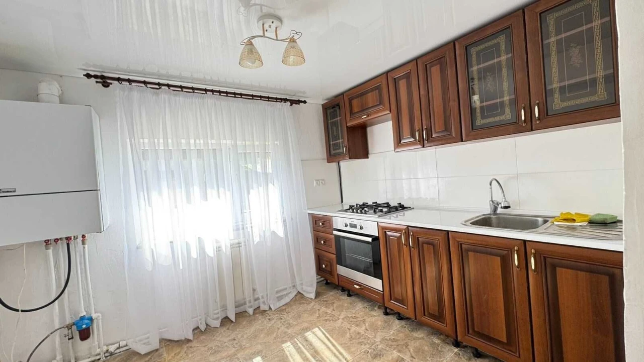 3-bedroom apartment for sale in Gnivani