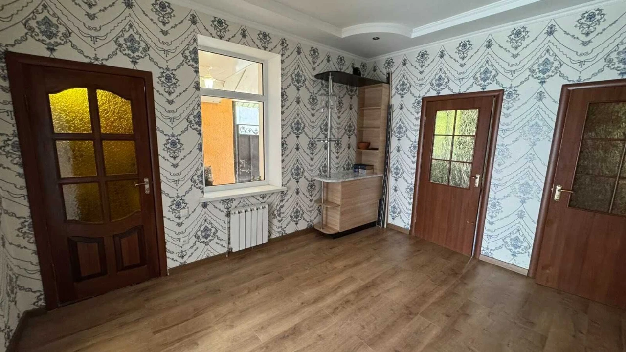 3-bedroom apartment for sale in Gnivani