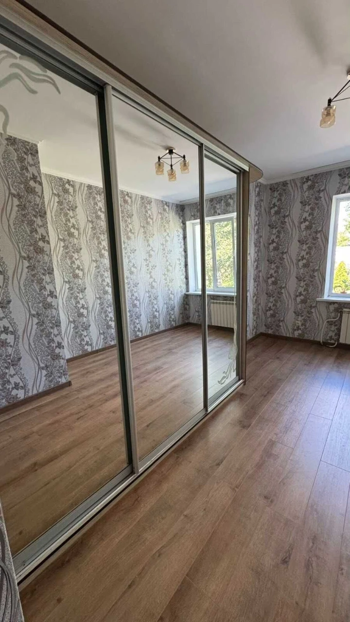 3-bedroom apartment for sale in Gnivani