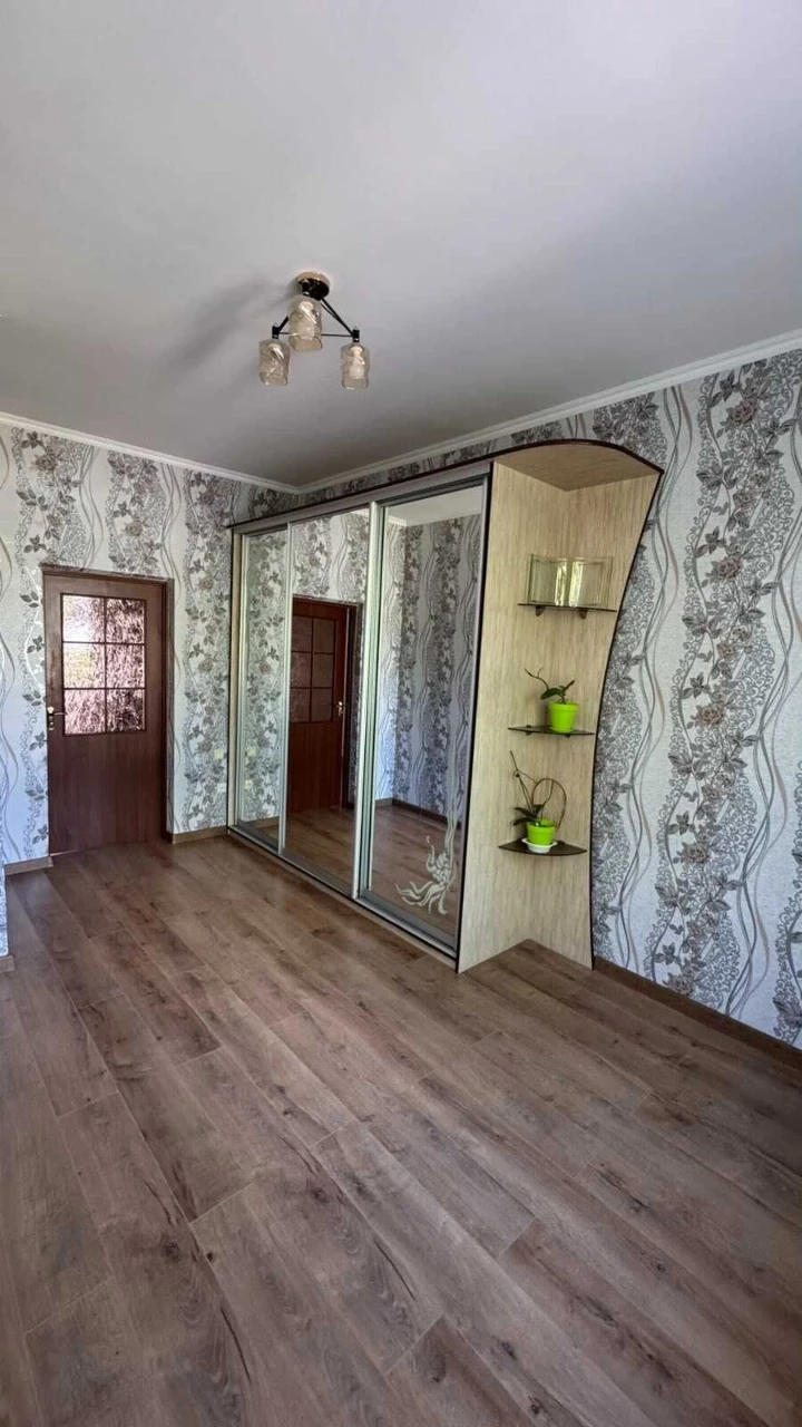 3-bedroom apartment for sale in Gnivani