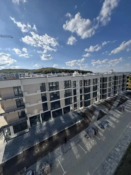No commission! Sale of a 2-room apartment 82.57 sq.m. in a luxury new building