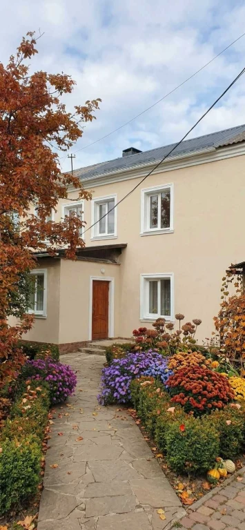 Sale of a 4-room apartment in Yampol