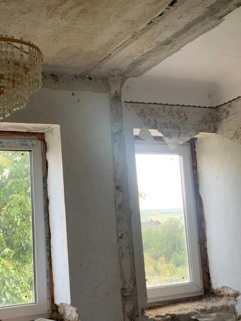 Sale of a 4-room apartment in Yampol
