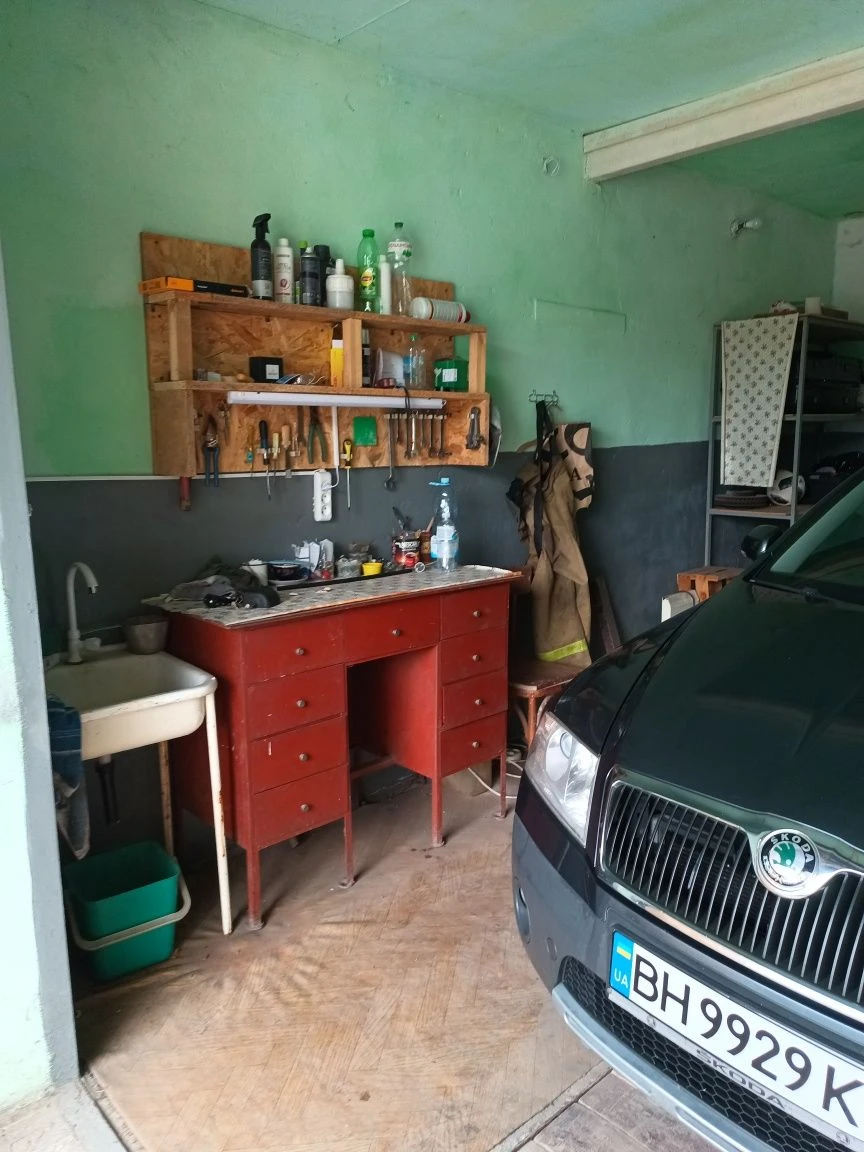 Гараж під авто або бус