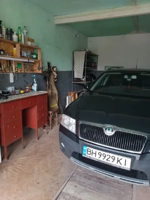 Гараж під авто або бус