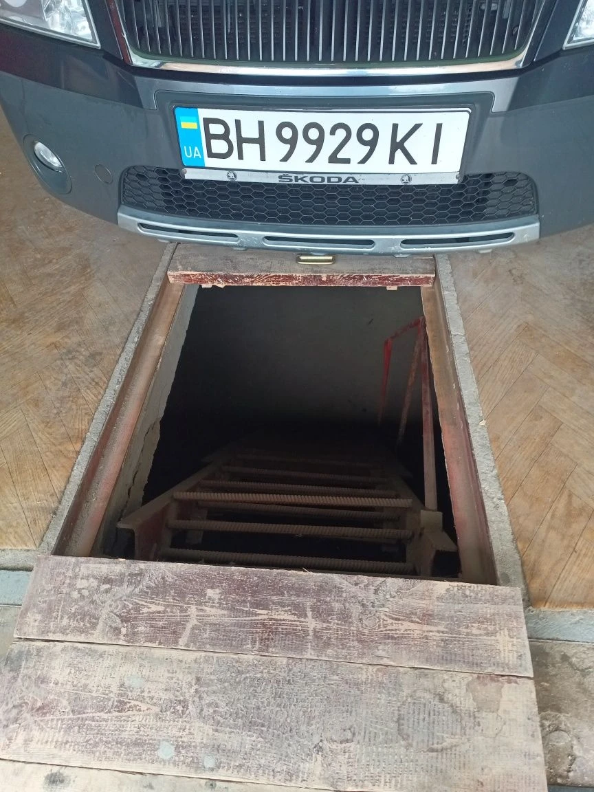 Гараж під авто або бус