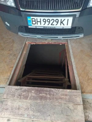 Гараж під авто або бус