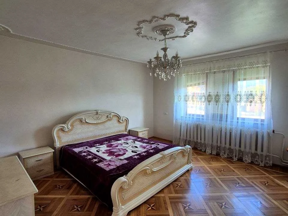 Дом. Тячів, Лазівська