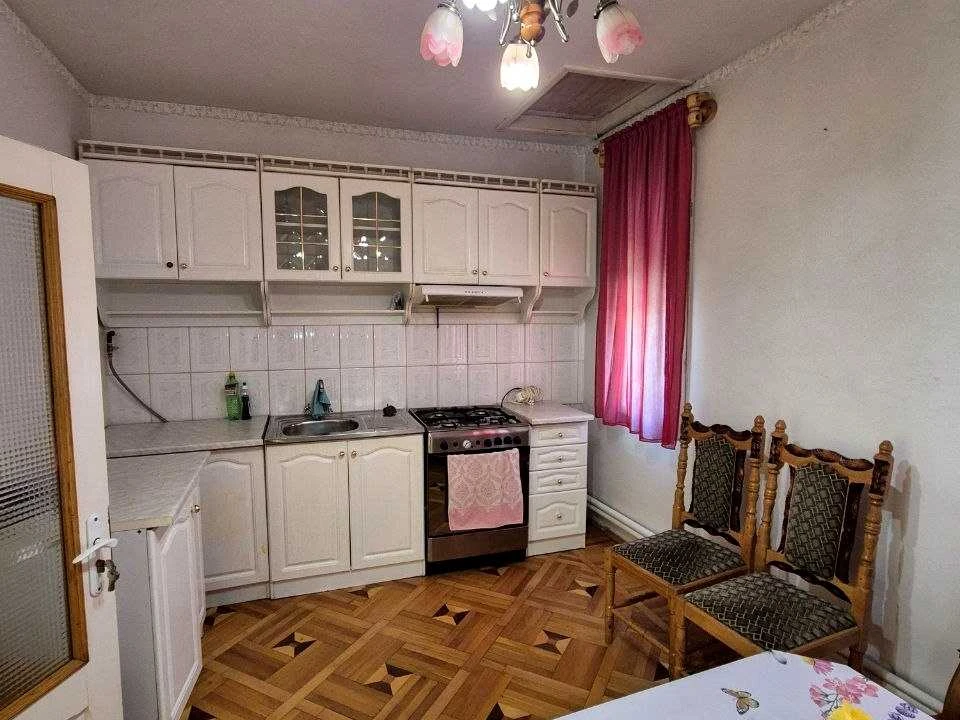 Дом. Тячів, Лазівська