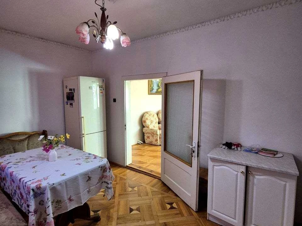 Дом. Тячів, Лазівська
