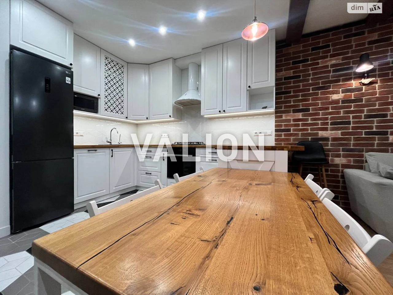 Long-Term Rental of Townhouse
