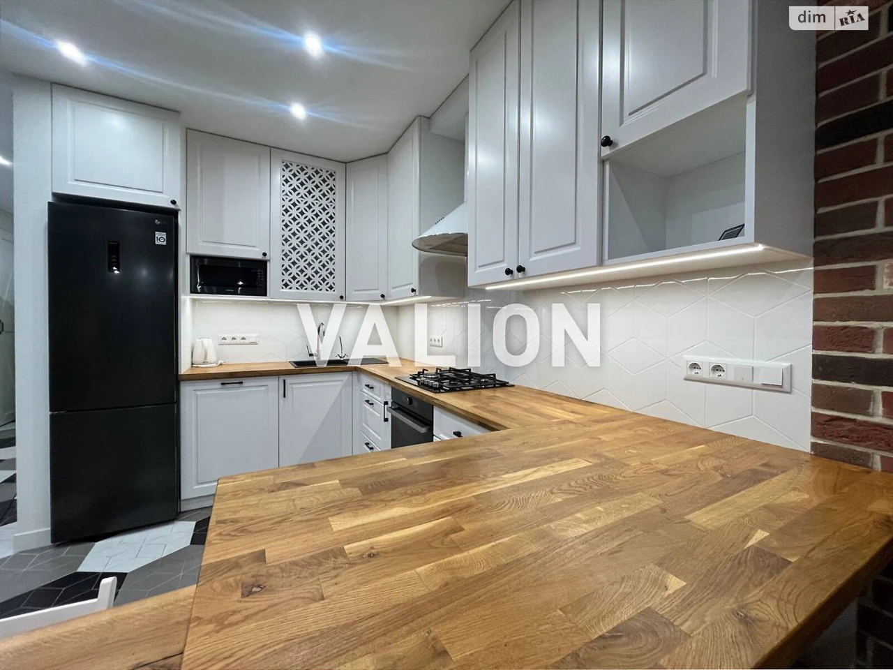 Long-Term Rental of Townhouse