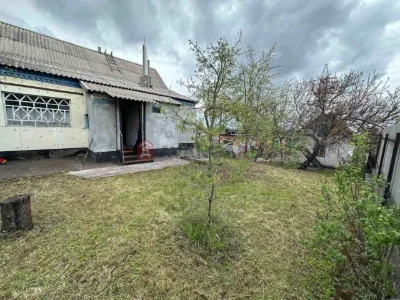 For Sale: House in Karnaukhovych