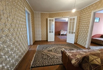 House renovated 110m2. Certificate, voucher. Canyon, blue