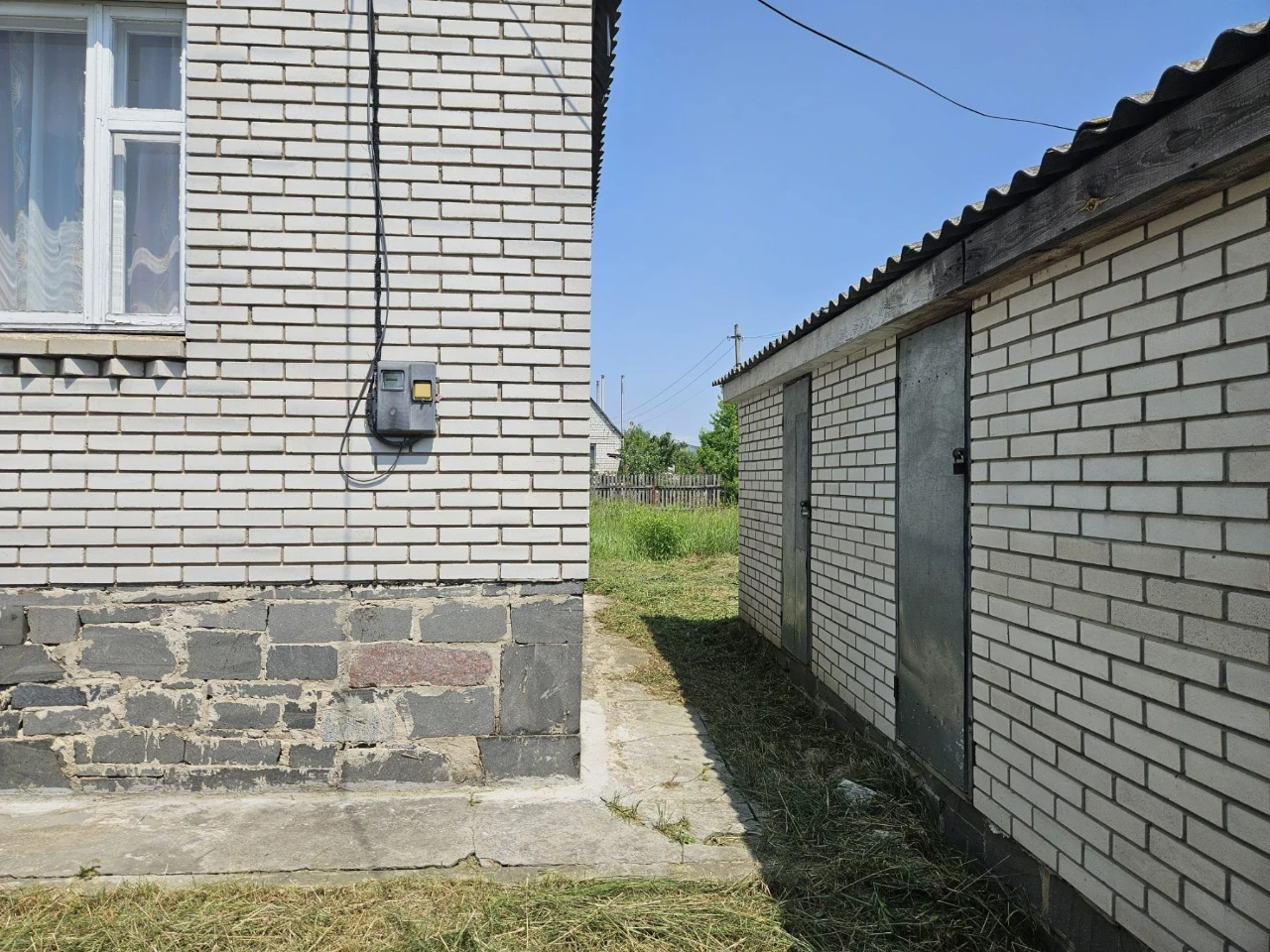 House renovated 110m2. Certificate, voucher. Canyon, blue
