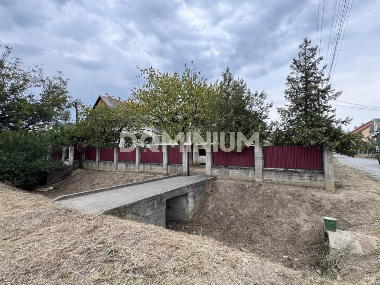 Ready-to-move house in Vinograd
