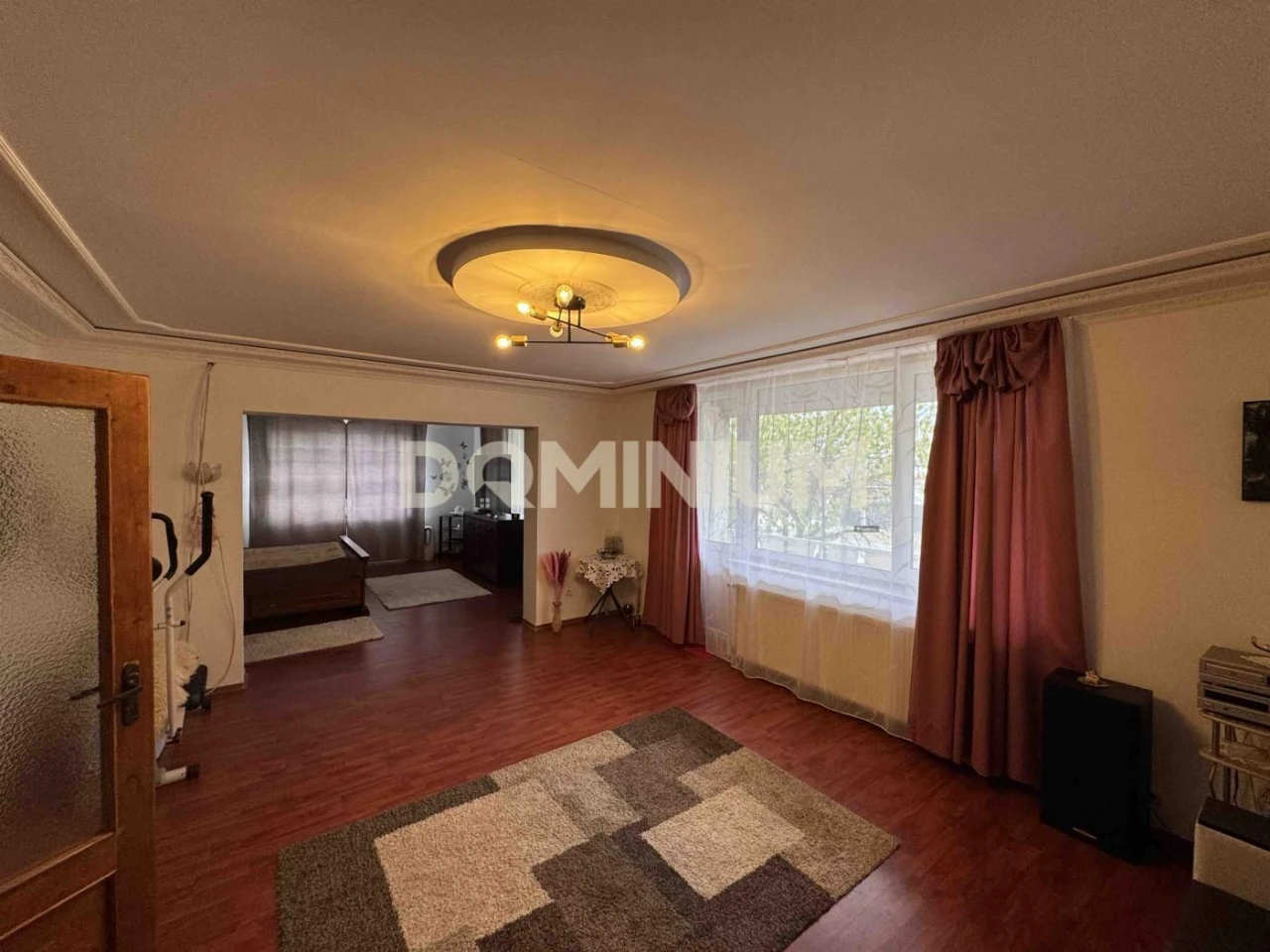 Ready-to-move house in Vinograd