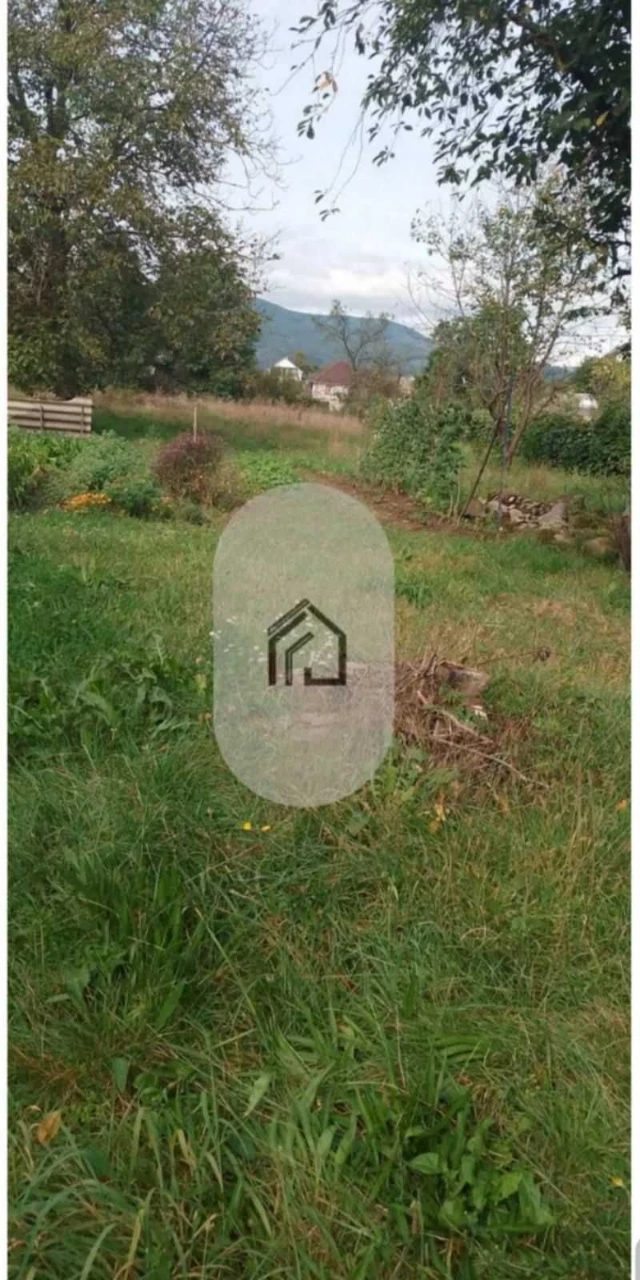 House for sale with a large plot of land