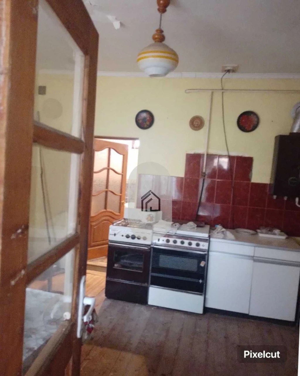 House for sale with a large plot of land