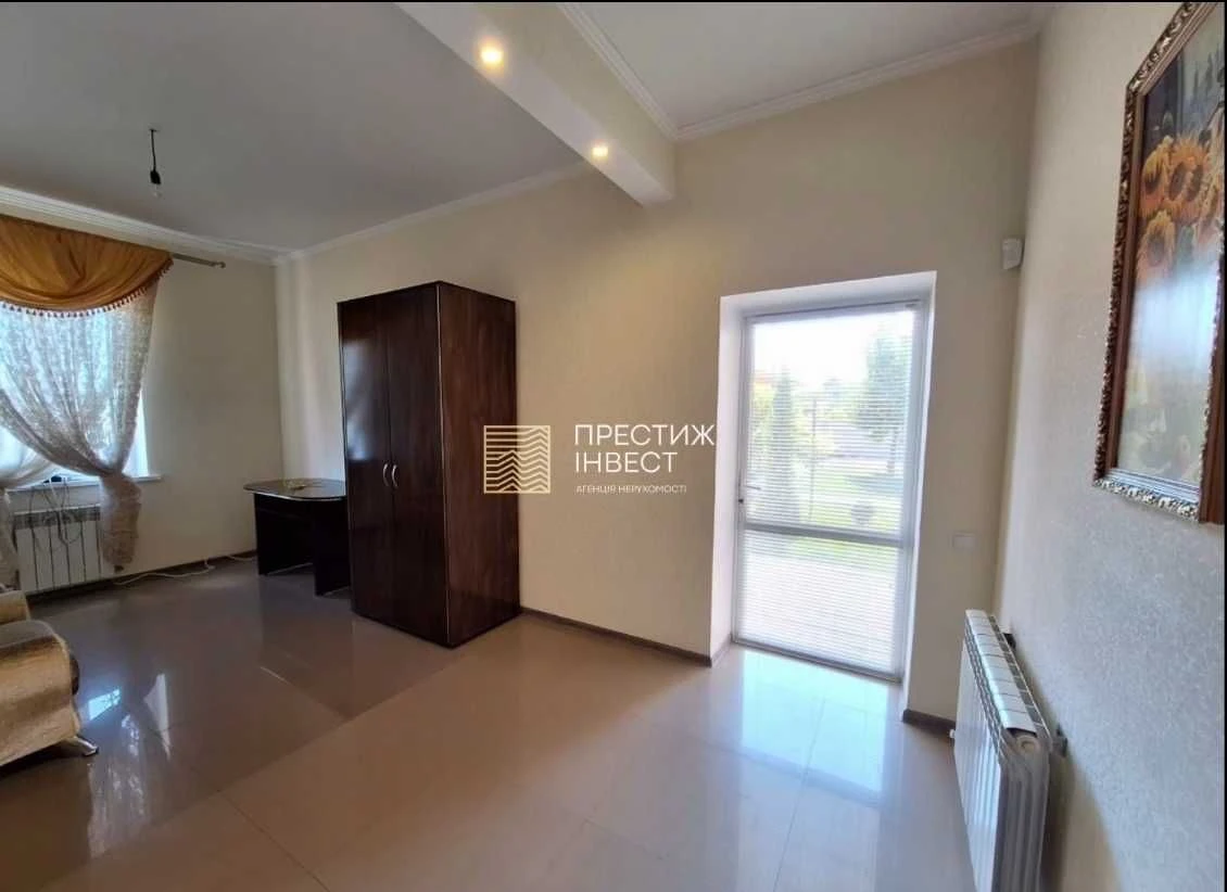 Sale of a 2-story house WITHOUT COMMISSION