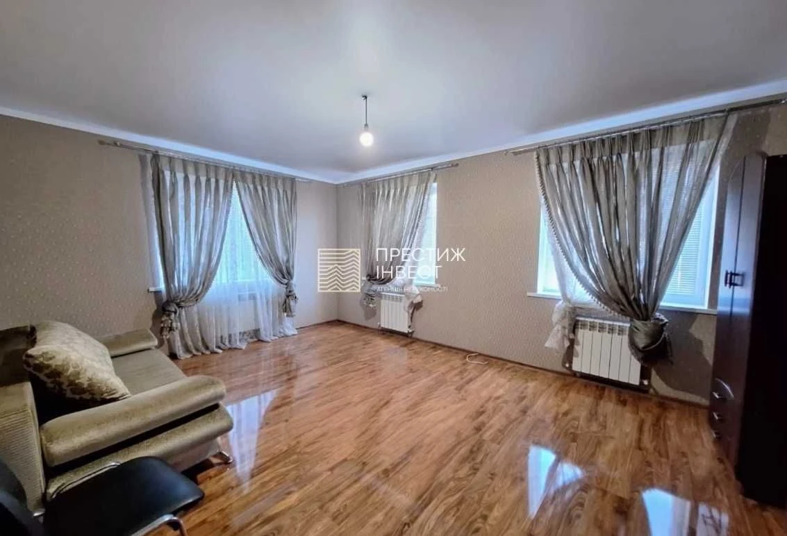 Sale of a 2-story house WITHOUT COMMISSION