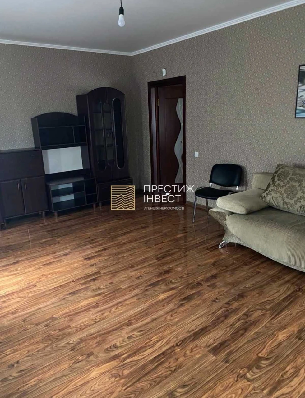 Sale of a 2-story house WITHOUT COMMISSION