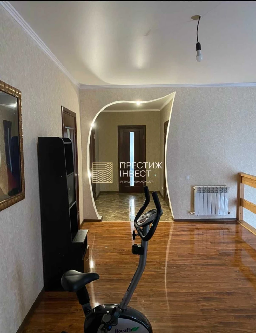 Sale of a 2-story house WITHOUT COMMISSION