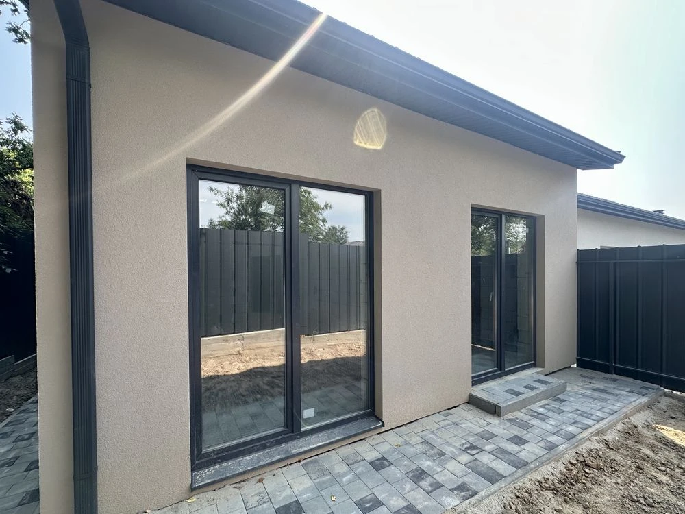 For Sale: Cozy Townhouse with Gas Heating! There is a "yeOselya" option!
