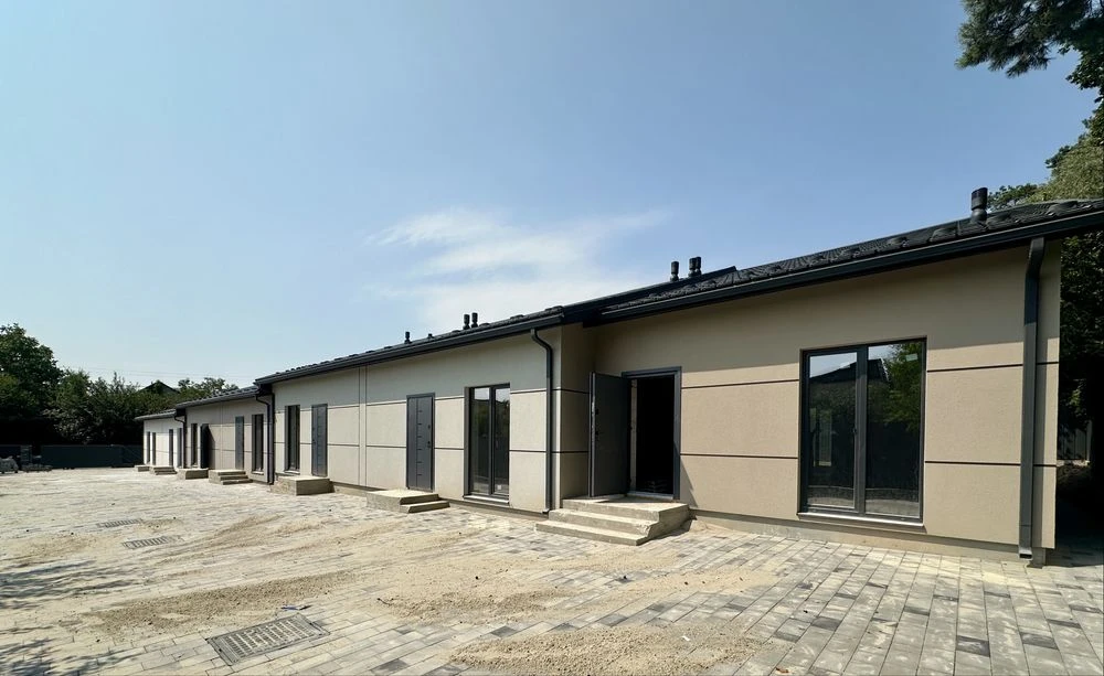 For Sale: Cozy Townhouse with Gas Heating! There is a "yeOselya" option!