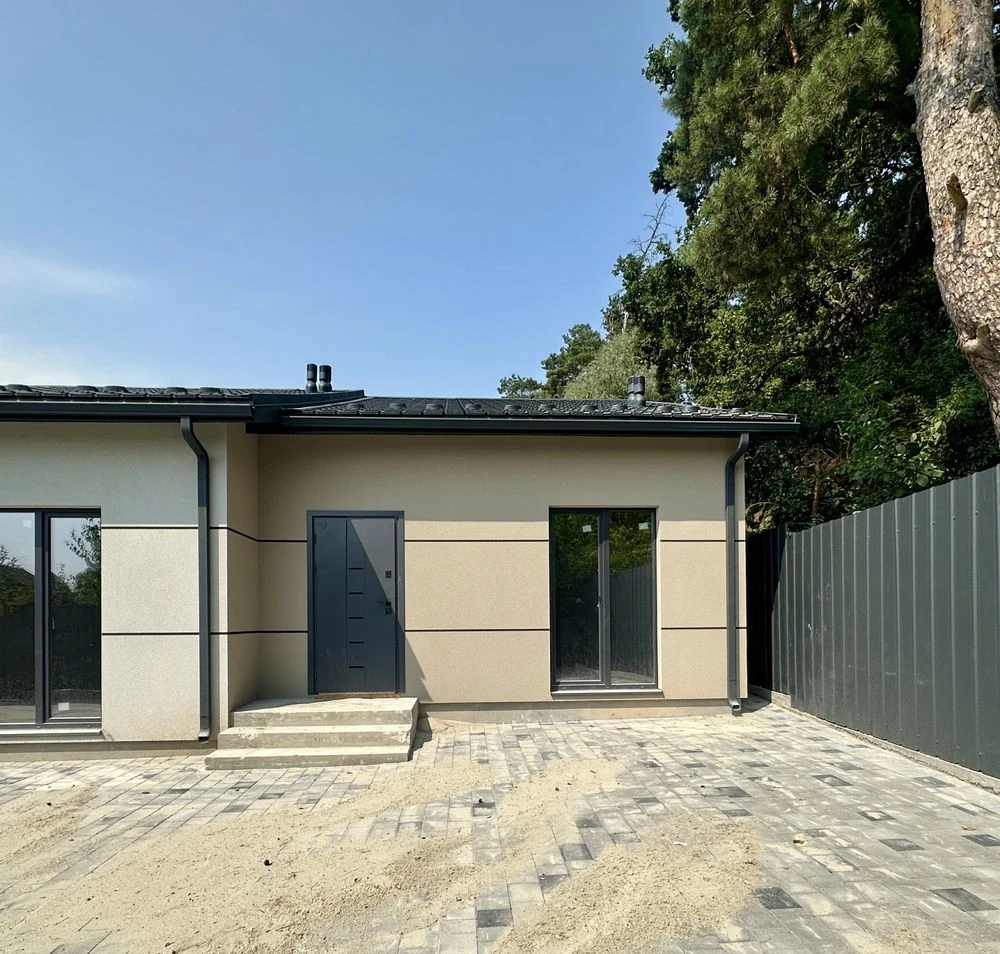 For Sale: Cozy Townhouse with Gas Heating! There is a "yeOselya" option!