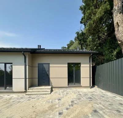 For Sale: Cozy Townhouse with Gas Heating! There is a "yeOselya" option!
