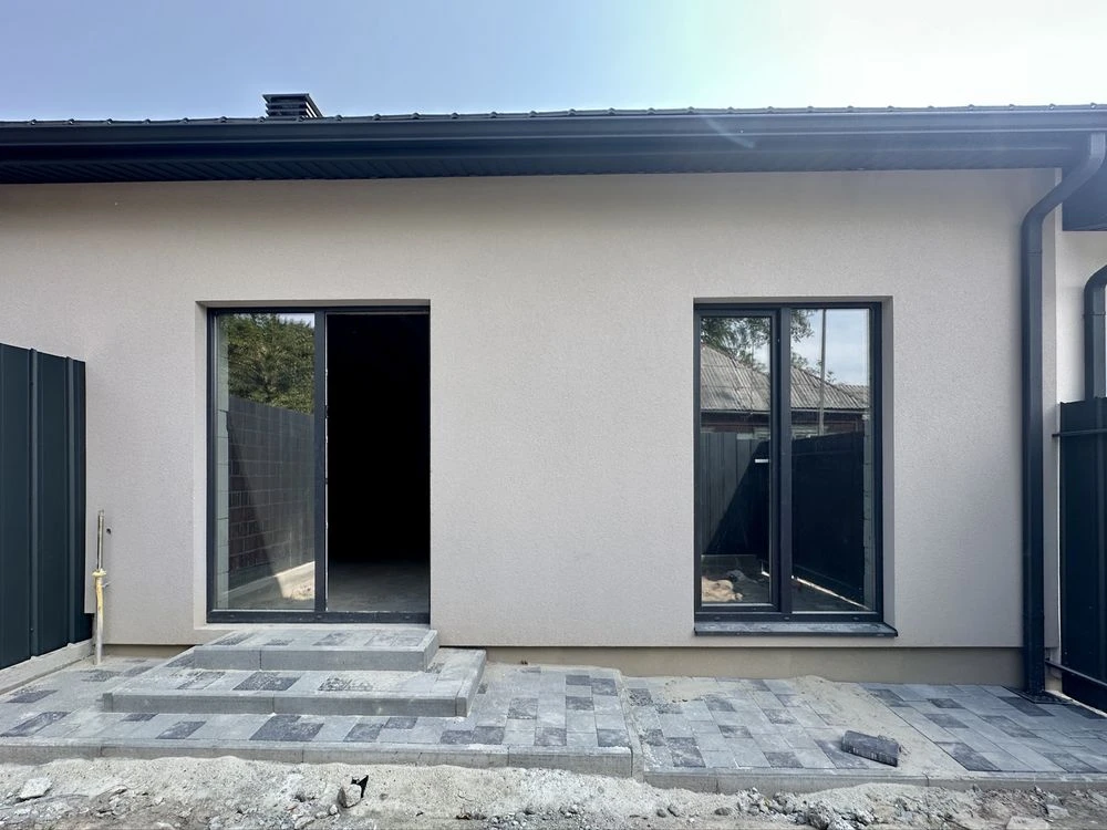For Sale: Cozy Townhouse with Gas Heating! There is a "yeOselya" option!
