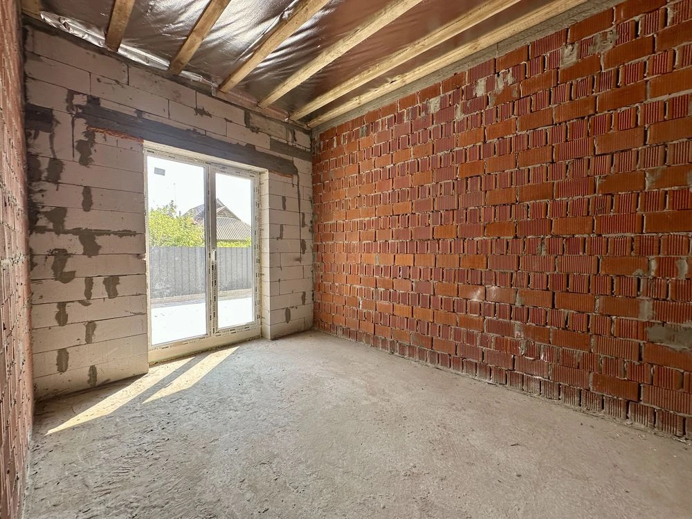 For Sale: Cozy Townhouse with Gas Heating! There is a "yeOselya" option!