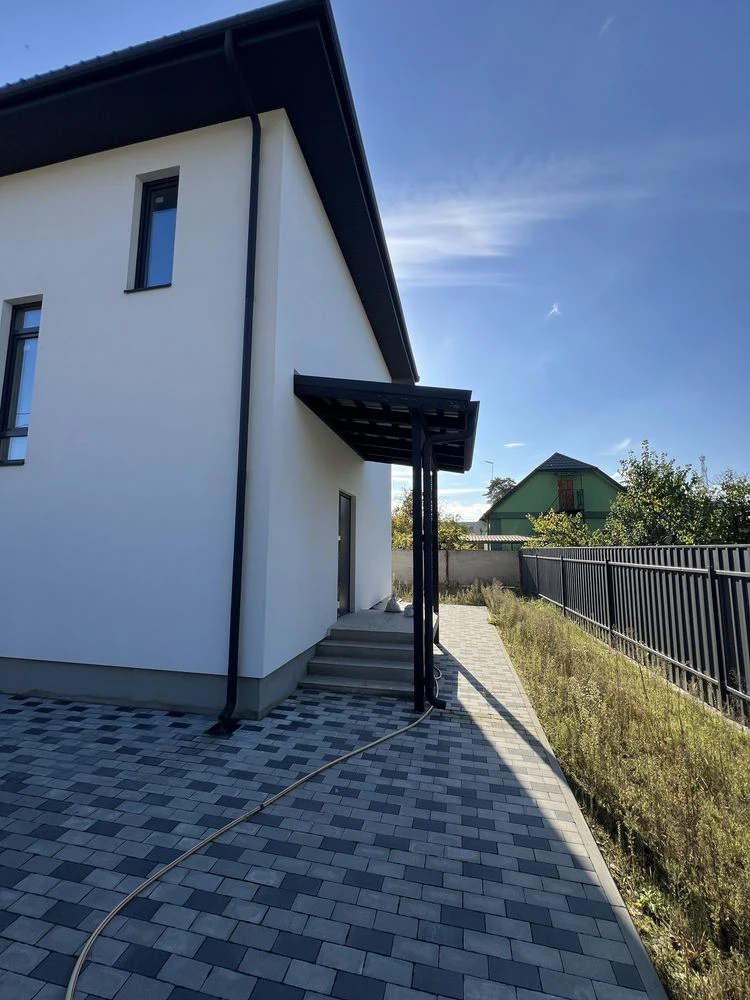 Продаж чудового будинку з центральними комунікаціями та УКРИ