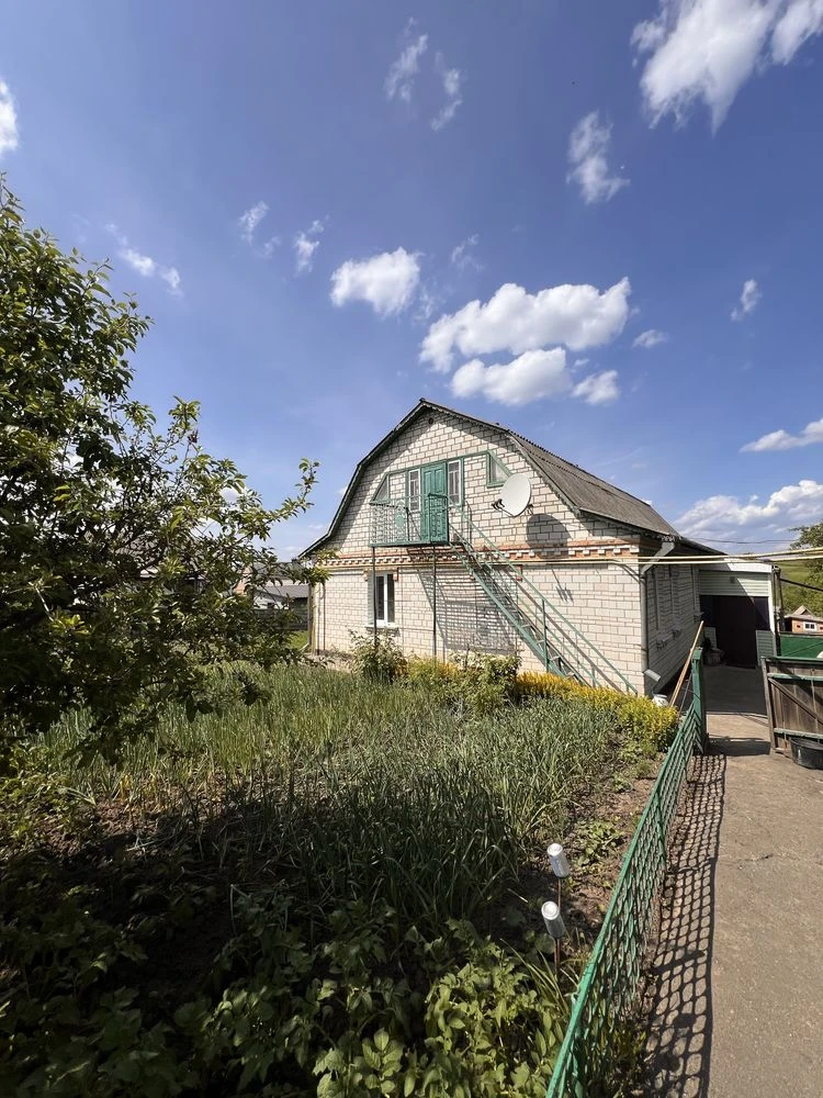House for sale in the city of Skvira!