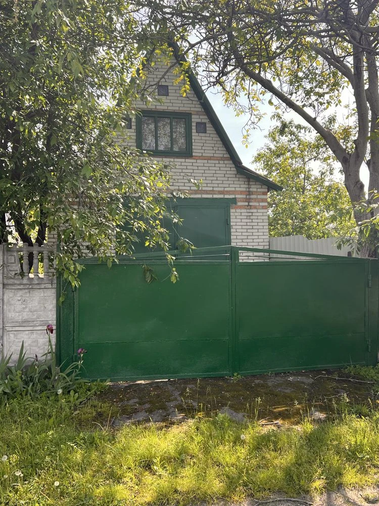 House for sale in the city of Skvira!