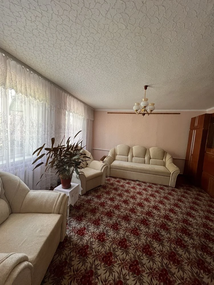 House for sale in the city of Skvira!
