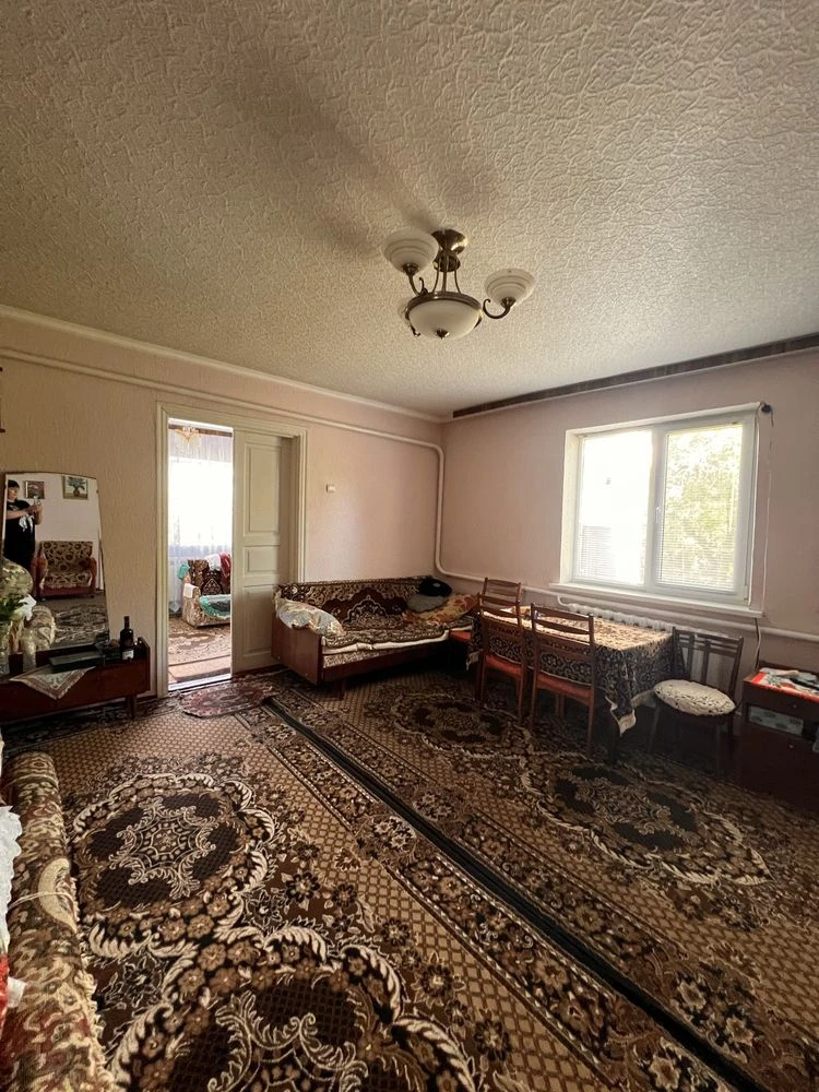 House for sale in the city of Skvira!