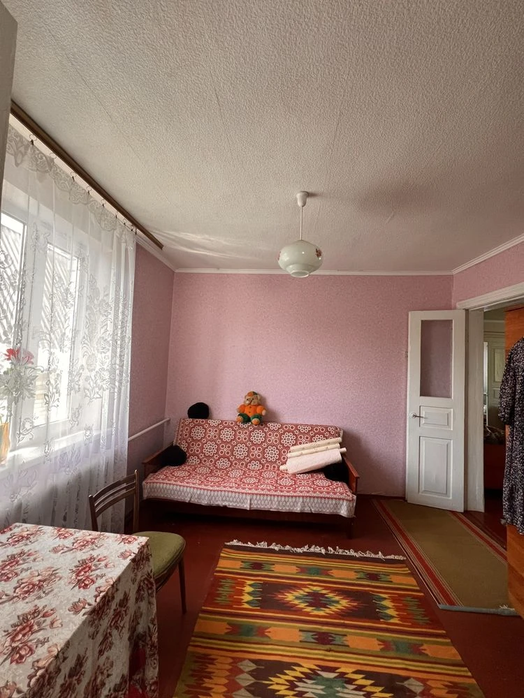 House for sale in the city of Skvira!