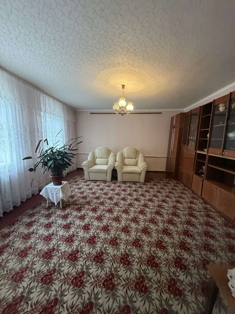 House for sale in the city of Skvira!