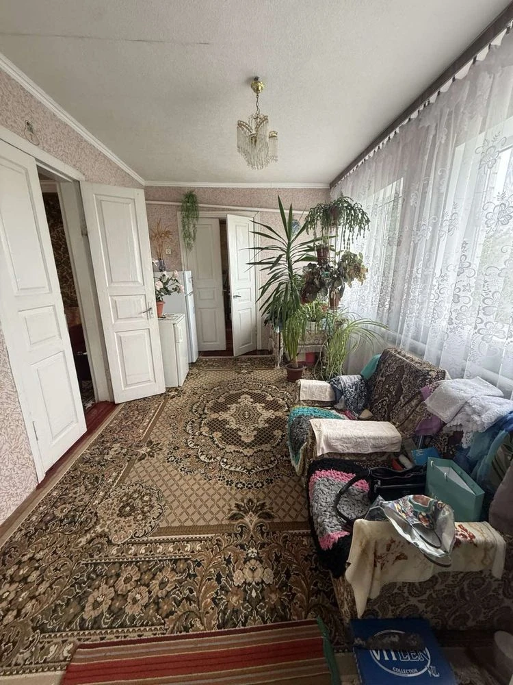 House for sale in the city of Skvira!
