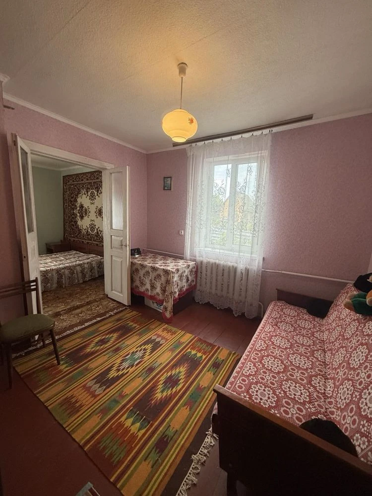 House for sale in the city of Skvira!