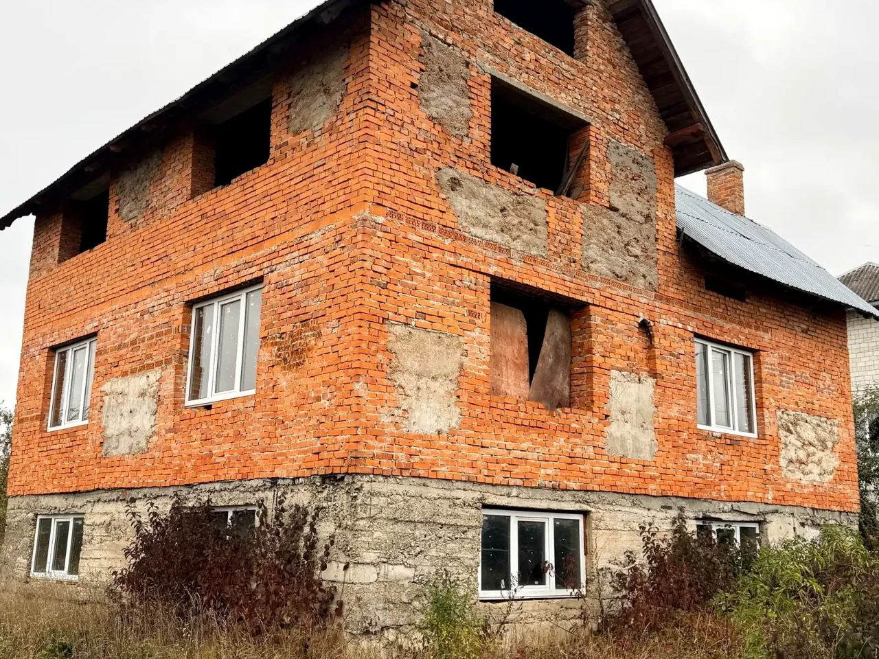 Продаж будинку 290 м² 16 сот.
