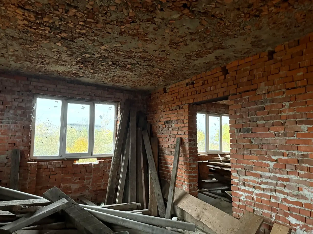 Продаж будинку 290 м² 16 сот.
