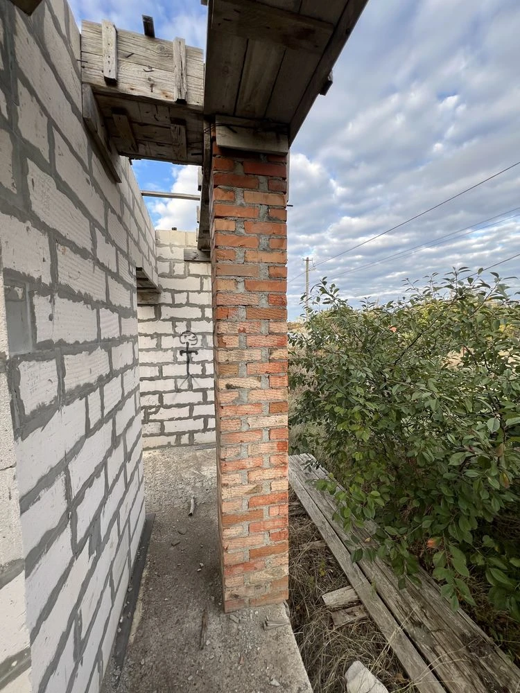 Продам дом с разрешением на строительство вблизи моря, ск Ве
