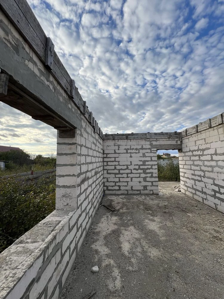 Продам дом с разрешением на строительство вблизи моря, ск Ве
