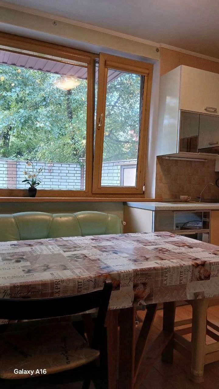 Унікальний  будинок у центрі міста Чорноморськ. Локація ТОП