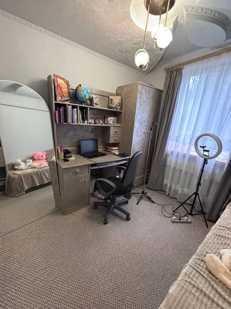 Продам власний часний будинок 3 кімнатний ,6 соток ,58