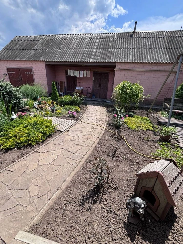 Продам власний часний будинок 3 кімнатний ,6 соток ,58