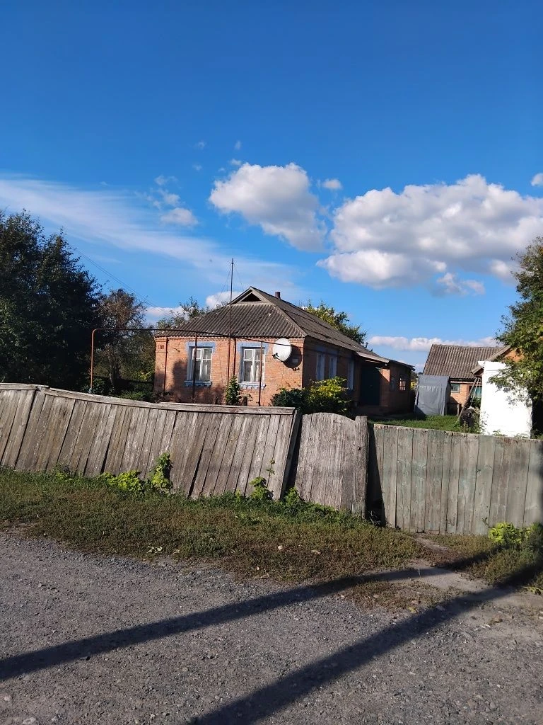 Продам газифікований будинок 76 м² + 43 сот. землі, с. Бобри